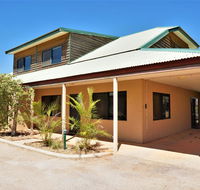Ningaloo Breeze Villa 3 - 3 Bedroom Fully Self-Contained Holiday Accommodation - Accommodation Ballina