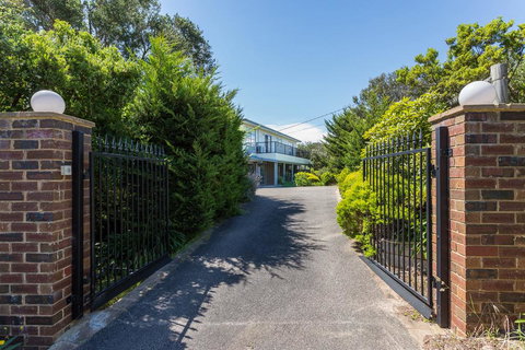 Ocean Breeze Retreat - With Spa And Space - Accommodation Ballina 1