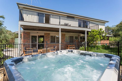 Ocean Breeze Retreat - With Spa And Space - Accommodation Ballina 0