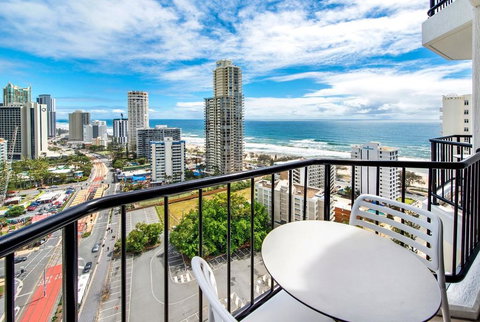 Ocean View King Room - Surfers Paradise - Accommodation Ballina 3