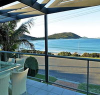 On the Beach  Fingal Bay - Accommodation Ballina