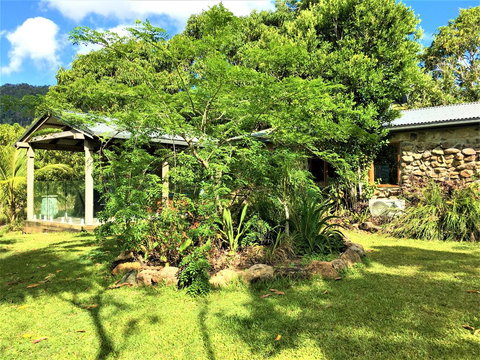 Palm Grove Rainforest Retreat - Accommodation Ballina 2