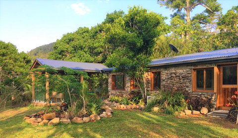 Palm Grove Rainforest Retreat - Accommodation Ballina 1