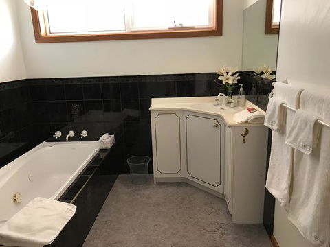 Penguin Seaside Homestay - Accommodation Ballina 3