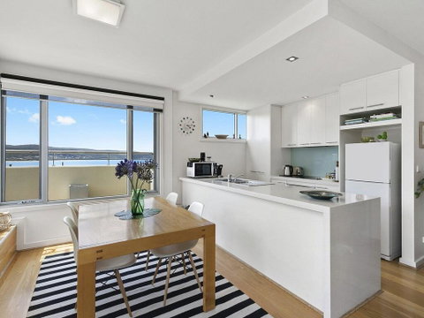 POINT GREY APARTMENT ONE - VIEWPOINT - Accommodation Ballina 1