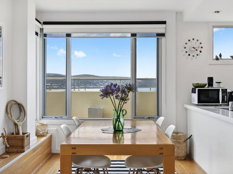 POINT GREY APARTMENT ONE - VIEWPOINT - Accommodation Ballina 3