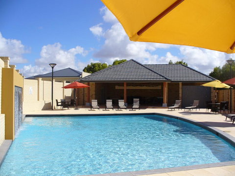 Port Denison Beach Resort - Accommodation Ballina 0