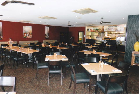 PRECINCT HOTEL GLADSTONE - Accommodation Ballina 3