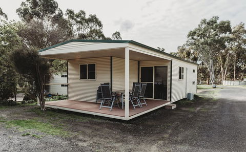 Pyrenees Caravan Park - Accommodation Ballina 1