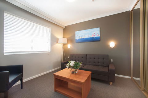 Ramada Hotel & Suites By Wyndham Cabramatta - Accommodation Ballina 1