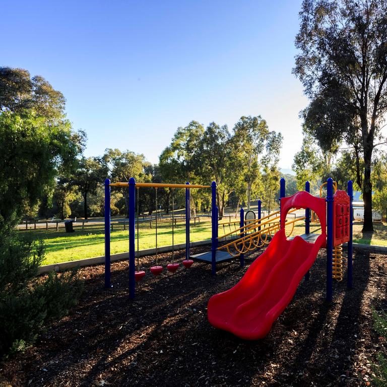 Rugby ACT Accommodation Ballina