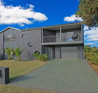 Seaside Escape - at Jones Beach swimming pool - Accommodation Ballina