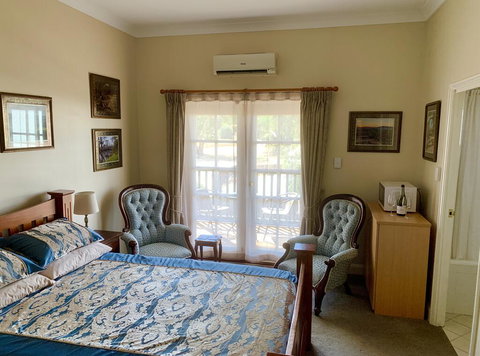 Settlers Hotel York - Accommodation Ballina 0