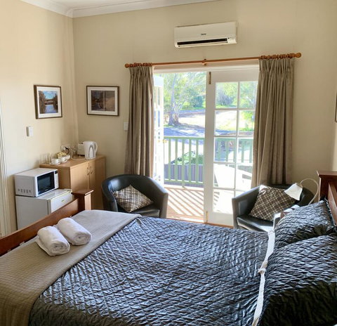 Settlers Hotel York - Accommodation Ballina 1