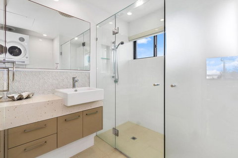 Shoreline Nine Penthouse With Ocean Views - Accommodation Ballina 2