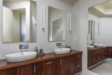 Sophisticated Contemporary Coastal Living With Sweeping Views In Cape Schanck - Accommodation Ballina 3