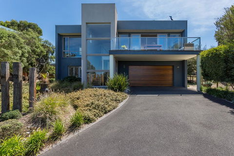 Sophisticated Contemporary Coastal Living With Sweeping Views In Cape Schanck - Accommodation Ballina 2