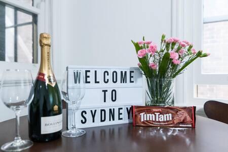 Spacious Harbour View 4bd Home In Sydney CBD - Accommodation Ballina 1