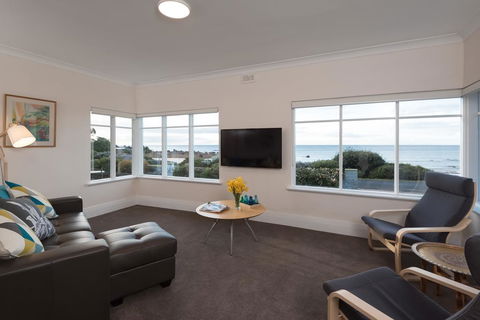 Sunrise At Penguin - Accommodation Ballina 0