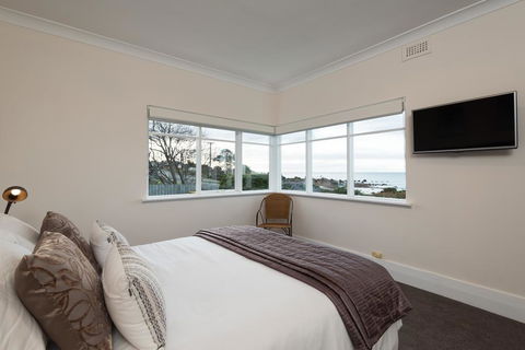 Sunrise At Penguin - Accommodation Ballina 3