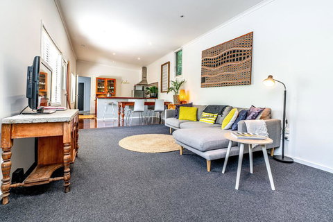 SUNSET BEACH SHACK On SURF - Accommodation Ballina 1