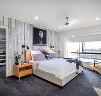 Sunset Penthouse Couples Retreat close to Airlie Beach Champagne on arrival - Accommodation Ballina