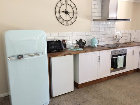 TAKURA HEIGHTS Modern Country Apartment With Pool Access - Accommodation Ballina 3