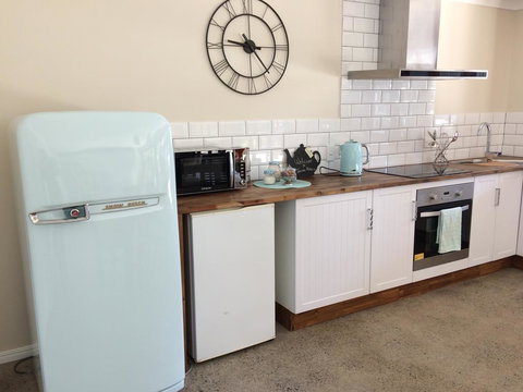 TAKURA HEIGHTS Modern Country Apartment With Pool Access - Accommodation Ballina 3