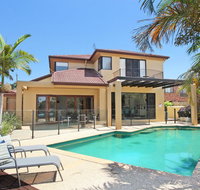 Tarcoola 41 - 5 BDRM Canal Home with Pool - Accommodation Ballina