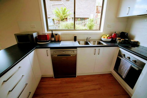 The View 2 Bed Unit With Stunning Hobart Outlook - Accommodation Ballina 9