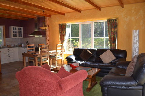 Whispering Spirit Holiday Cottages & Mini Ponies - Accommodation Ballina 2
