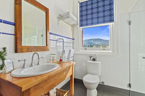 Cygnet Old Bank - Accommodation Ballina 1