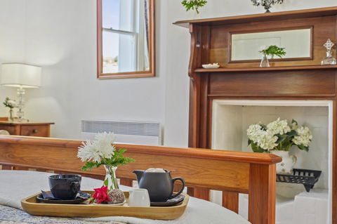 Cygnet Old Bank - Accommodation Ballina 10