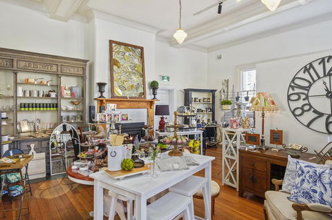 Cygnet Old Bank - Accommodation Ballina 25