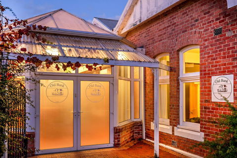 Cygnet Old Bank - Accommodation Ballina 28