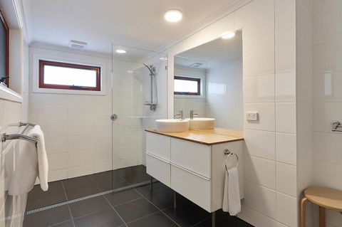 DOLPHIN LOOKOUT COTTAGE - Amazing Views Of The Bay Of Fires - Accommodation Ballina 2
