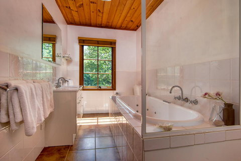 Wagners Cottages - Accommodation Ballina 19