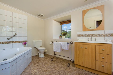 Wagners Cottages - Accommodation Ballina 1