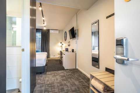 Nightcap At Keysborough Hotel - Accommodation Ballina 1