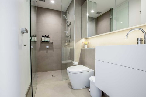 New Eureka 108 Hotel Apartments - Accommodation Ballina 0