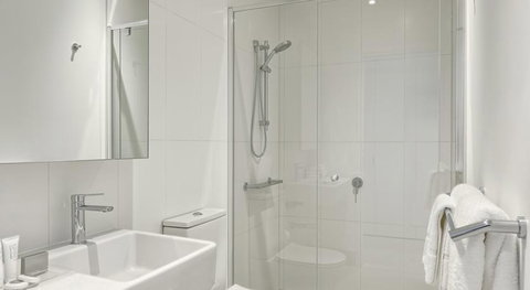 Experience Platinum Hotel Apartments - Accommodation Ballina 24