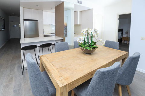 Waterfront Melbourne Apartments - Accommodation Ballina 10