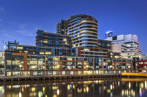 Waterfront Melbourne Apartments - Accommodation Ballina 0