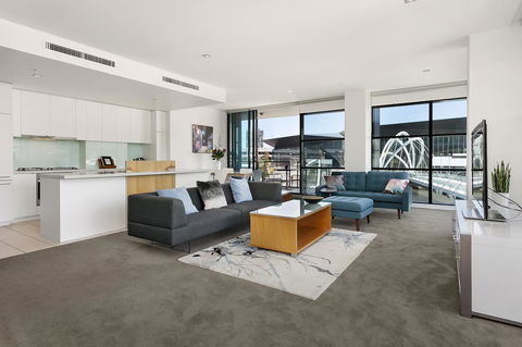 Waterfront Melbourne Apartments - Accommodation Ballina 1