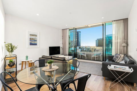 Waterfront Melbourne Apartments - Accommodation Ballina 11