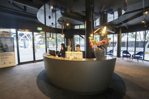 Waterfront Melbourne Apartments - Accommodation Ballina 6