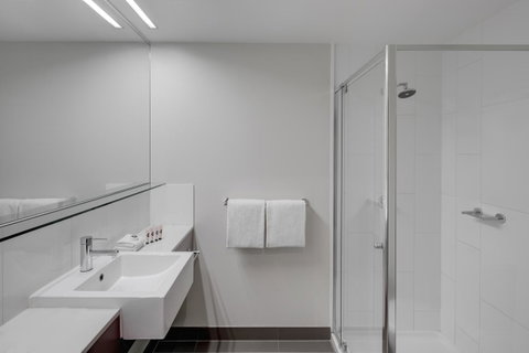 Travelodge Hotel Melbourne Docklands - Accommodation Ballina 6