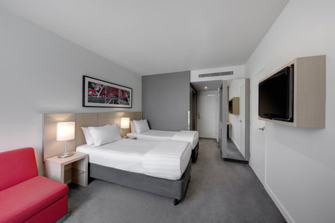 Travelodge Hotel Melbourne Docklands - Accommodation Ballina 1