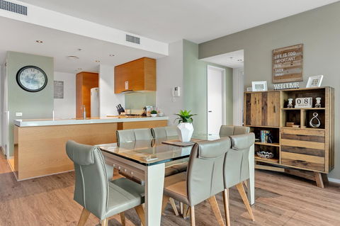 Docklands Private Collection - NEWQUAY - Accommodation Ballina 1
