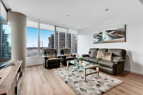 Docklands Private Collection - NEWQUAY - Accommodation Ballina 5